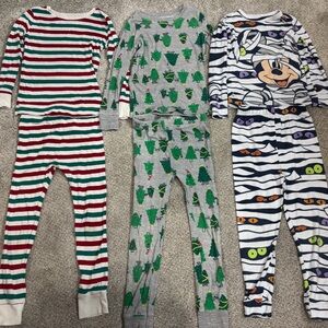 Lot of 5T Holiday Christmas Halloween Pajamas Set of 3 Mickey Old Navy